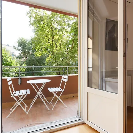 Irnerio- Washington Balcony Apartment *