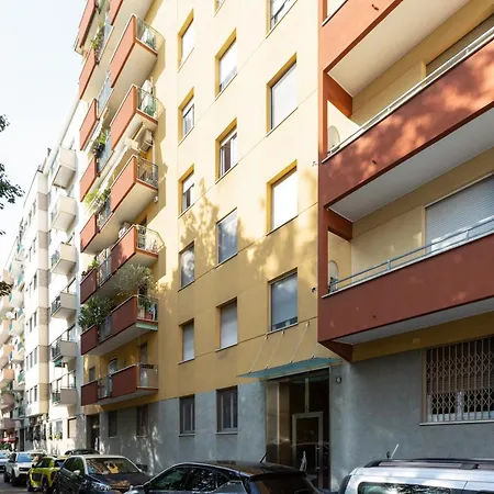 Irnerio- Washington Balcony