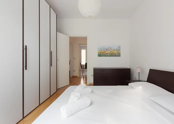 Guesthost - Irnerio- Washington Balcony