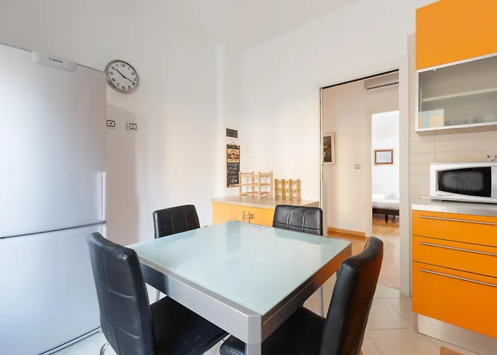 Appartement Guesthost - Irnerio- Washington Balcony Milan