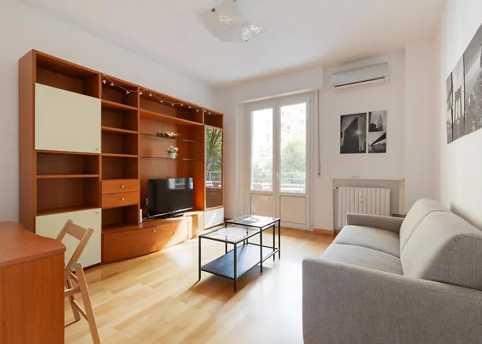 Guesthost - Irnerio- Washington Balcony Milan